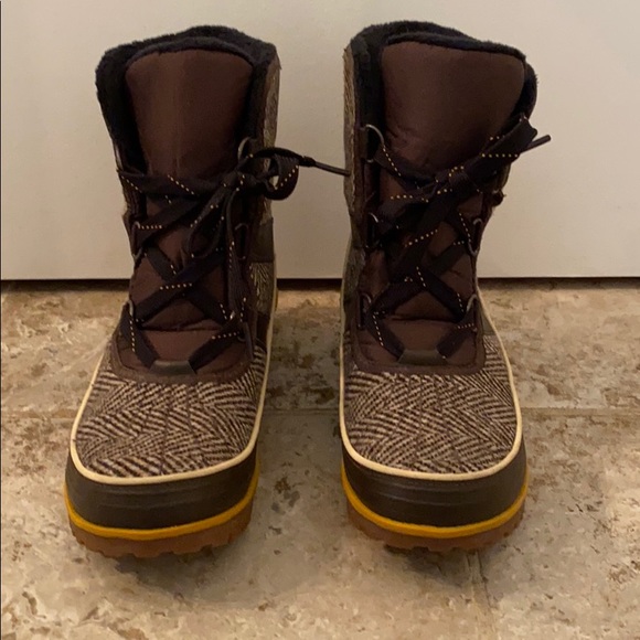 Sorel Short Brown Herringbone Boots - Picture 1 of 6